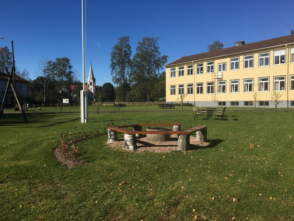 Albergue Kalvs Skolhus Exterior foto
